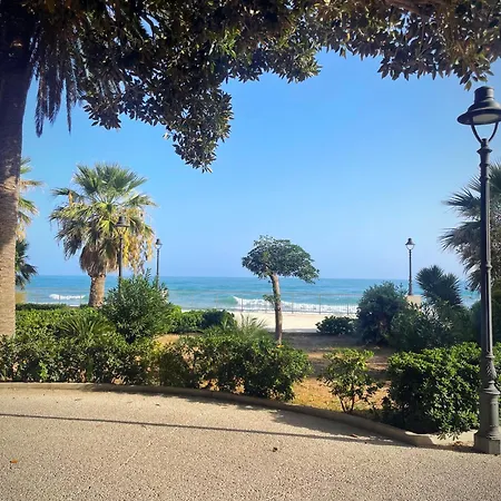 Farfalla Blu Bed & Breakfast *