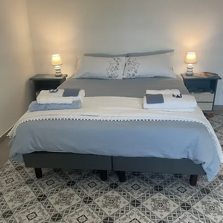 Farfalla Blu Bed & Breakfast 4*